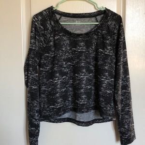 Cropped long sleeved shirt